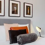 The White Box Boutique House Pensionat