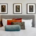 Pensionat The White Box Boutique House 4*