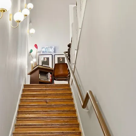 게스트하우스 The White Box Boutique House