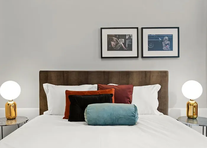 Гостевой дом The White Box Boutique House