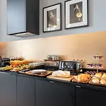 Gasthof The White Box Boutique House Porto