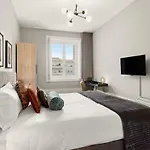 The White Box Boutique House Gasthof