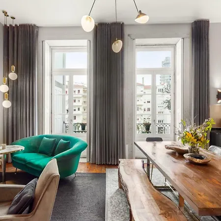 Konukevi The White Box Boutique House Porto