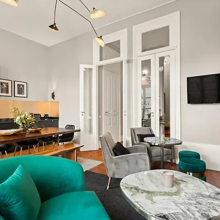Konukevi The White Box Boutique House Porto