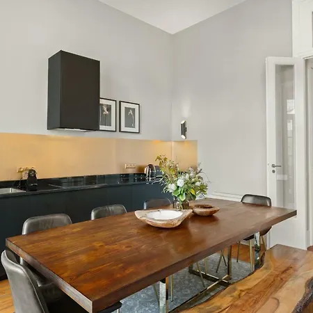 בית הארחה The White Box Boutique House